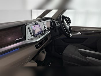 Used Volkswagen Multivan 2025 for sale - 74931702: Photo
