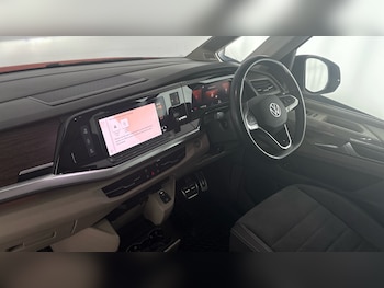 Used Volkswagen Multivan 2024 for sale - 78108844: Photo