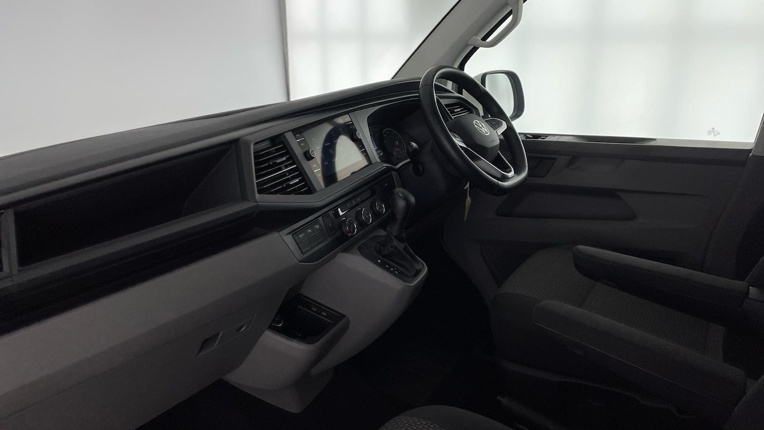 Used Volkswagen Transporter 2024 for sale - 77602796: Photo 2