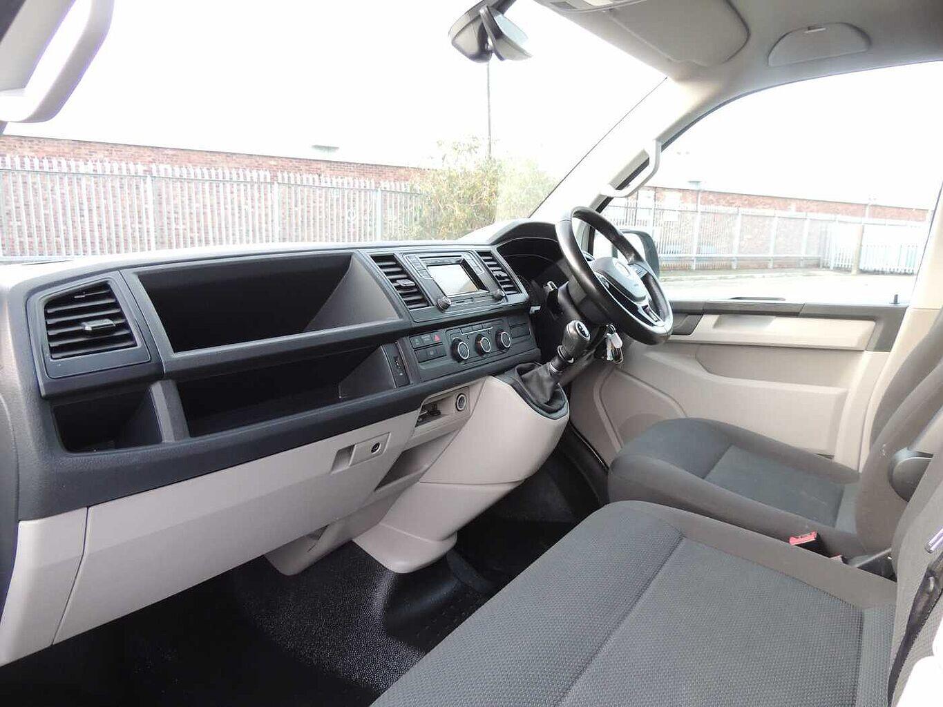 Used Volkswagen Transporter 2018 for sale - 77702842: Photo 2