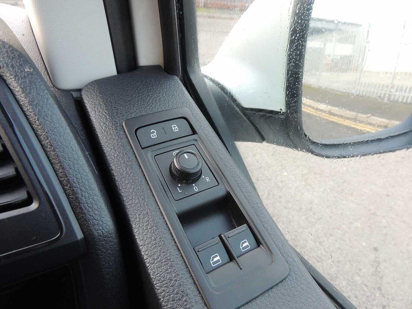 Used Volkswagen Transporter 2018 for sale - 77702842: Photo 29