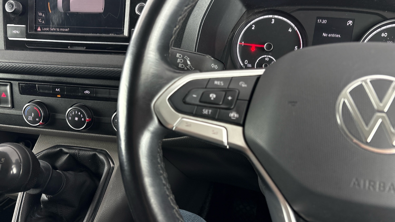 Used Volkswagen Transporter 2022 for sale - 77707995: Photo 21