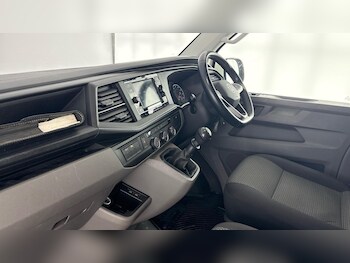 Used Volkswagen Transporter 2022 for sale - 77890100: Photo