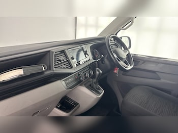 Used Volkswagen Transporter Shuttle 2020 for sale - 78941688: Photo