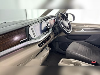 Used Volkswagen Multivan 2024 for sale - 78421162: Photo