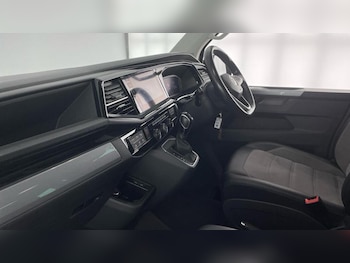 Used Volkswagen Caravelle 2020 for sale - 76433892: Photo