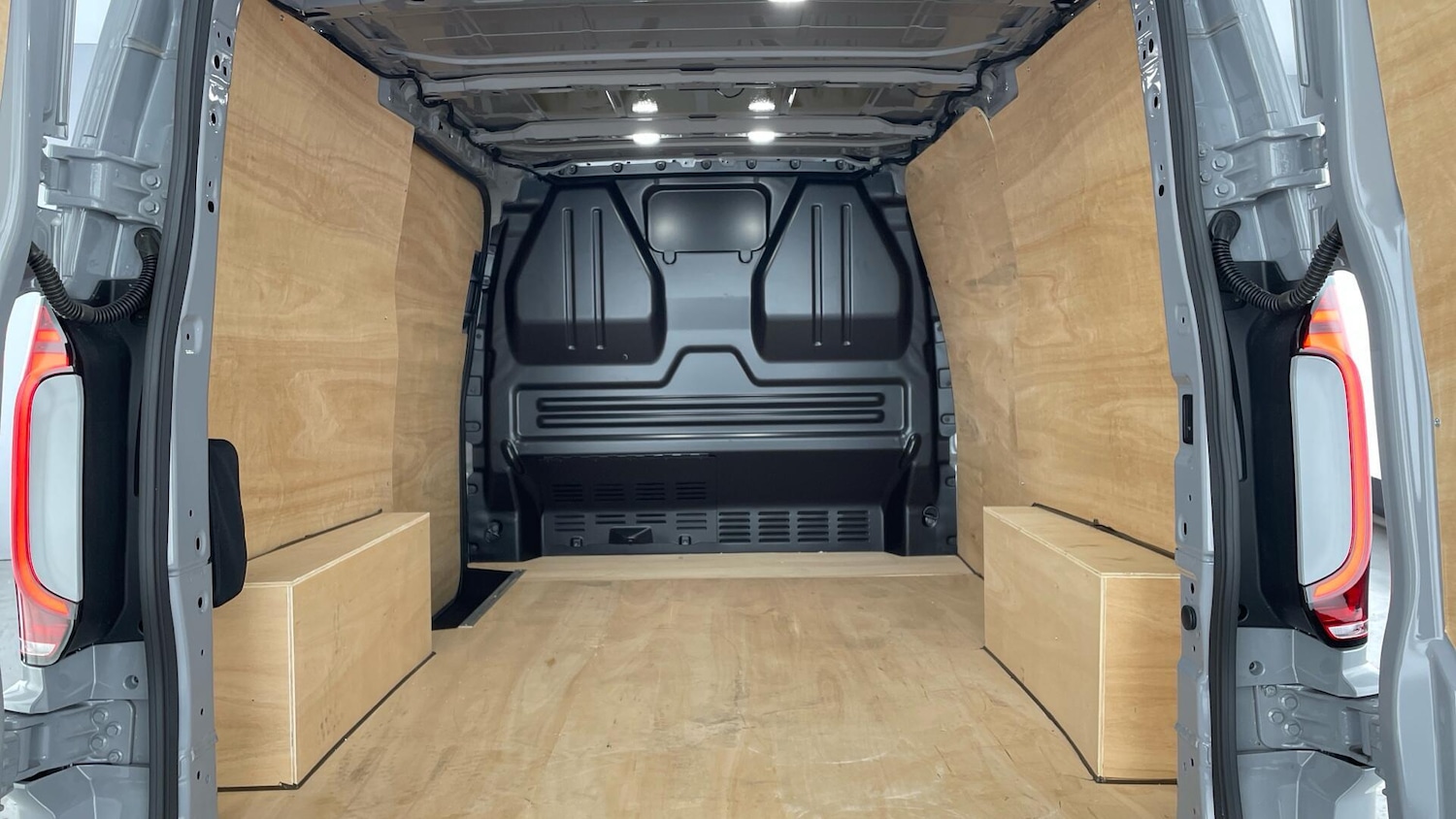 Used Volkswagen Transporter 2025 for sale - 77701449: Photo 8