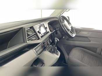 Used Volkswagen Transporter Shuttle 2020 for sale - 76255318: Photo