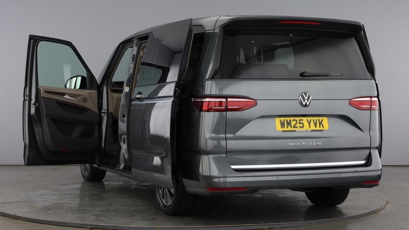 Used Volkswagen Multivan 2025 for sale - 75638977: Photo 11