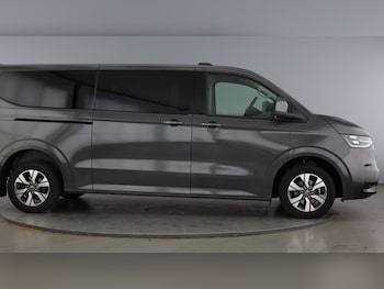 Used Volkswagen Transporter Shuttle 2025 for sale - 78581532: Photo