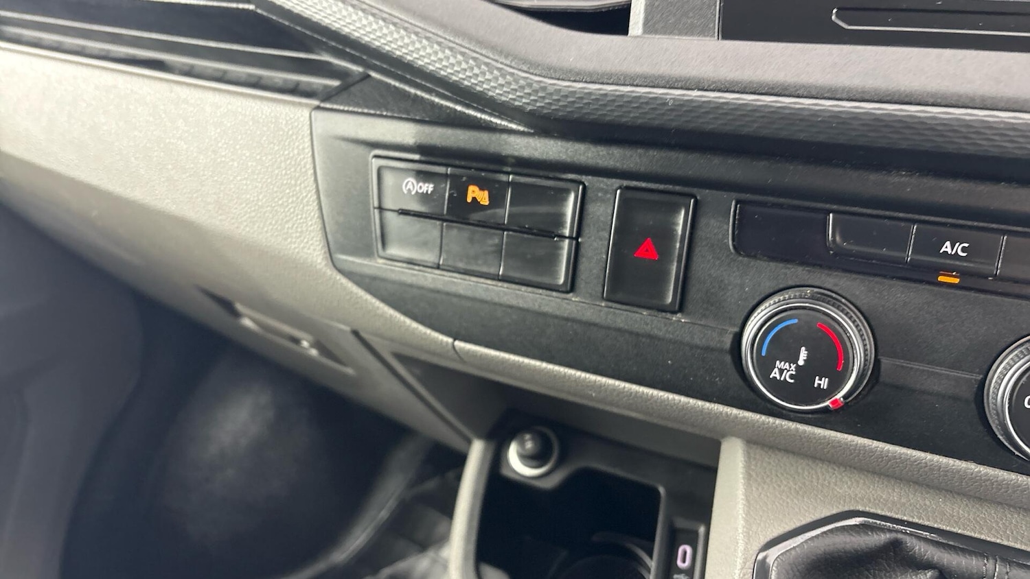 Used Volkswagen Transporter 2022 for sale - 77701415: Photo 13