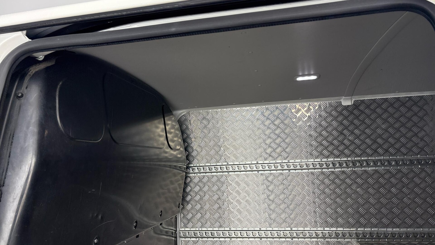 Used Volkswagen Transporter 2022 for sale - 77701415: Photo 30