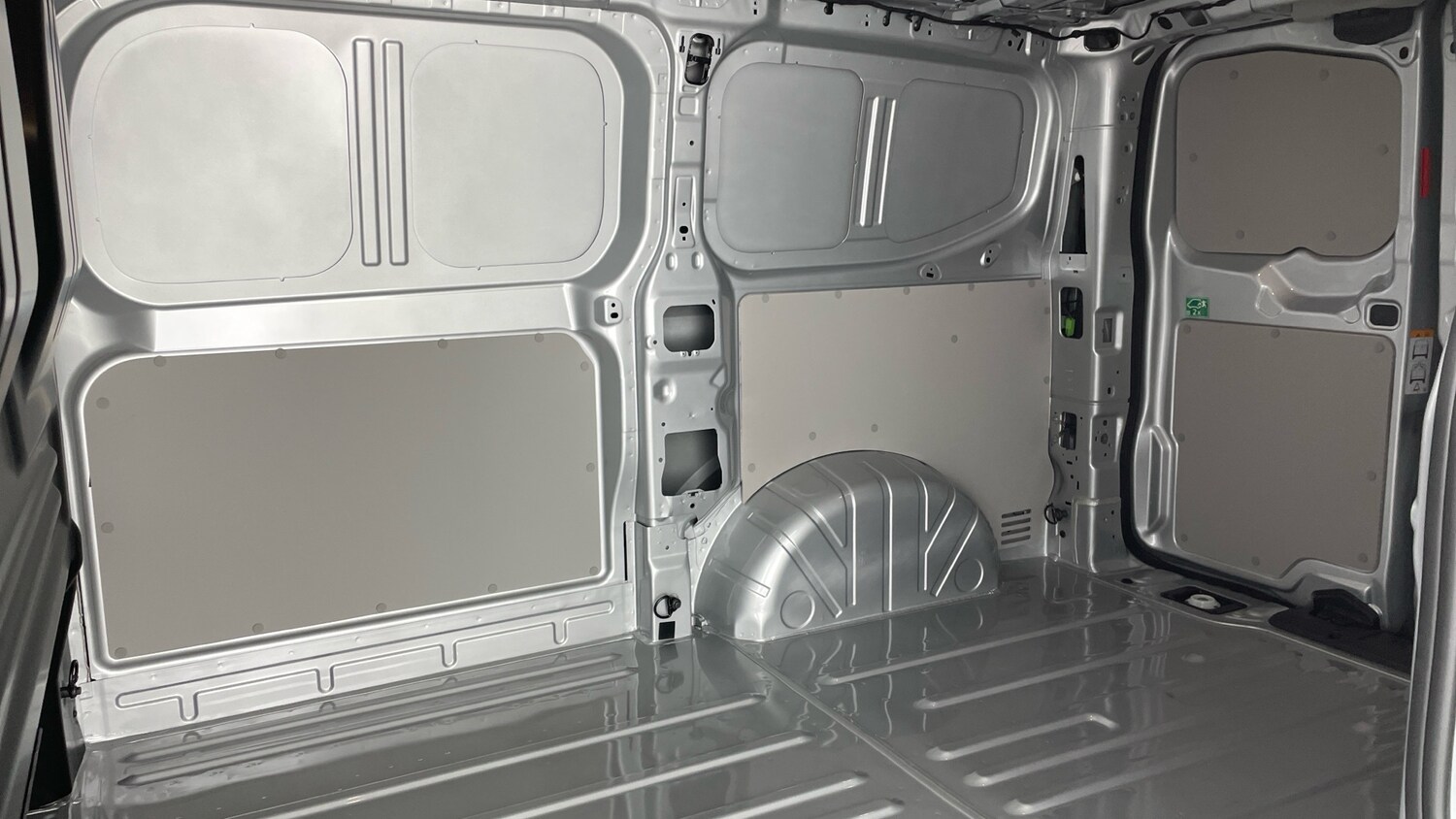 Used Volkswagen Transporter 2025 for sale - 77602601: Photo 32