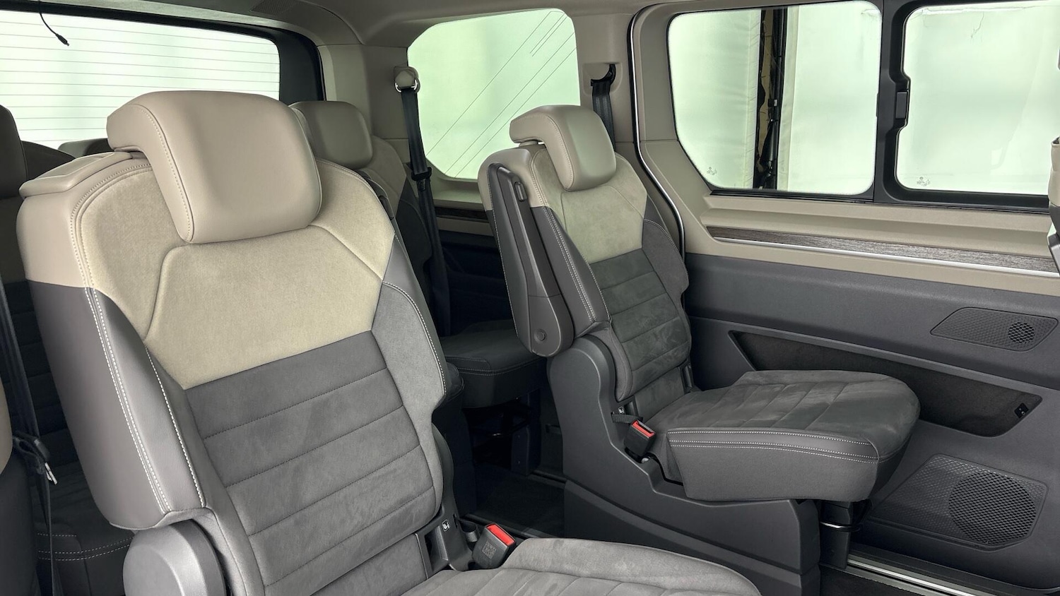 Used Volkswagen Multivan 2024 for sale - 77791247: Photo 24