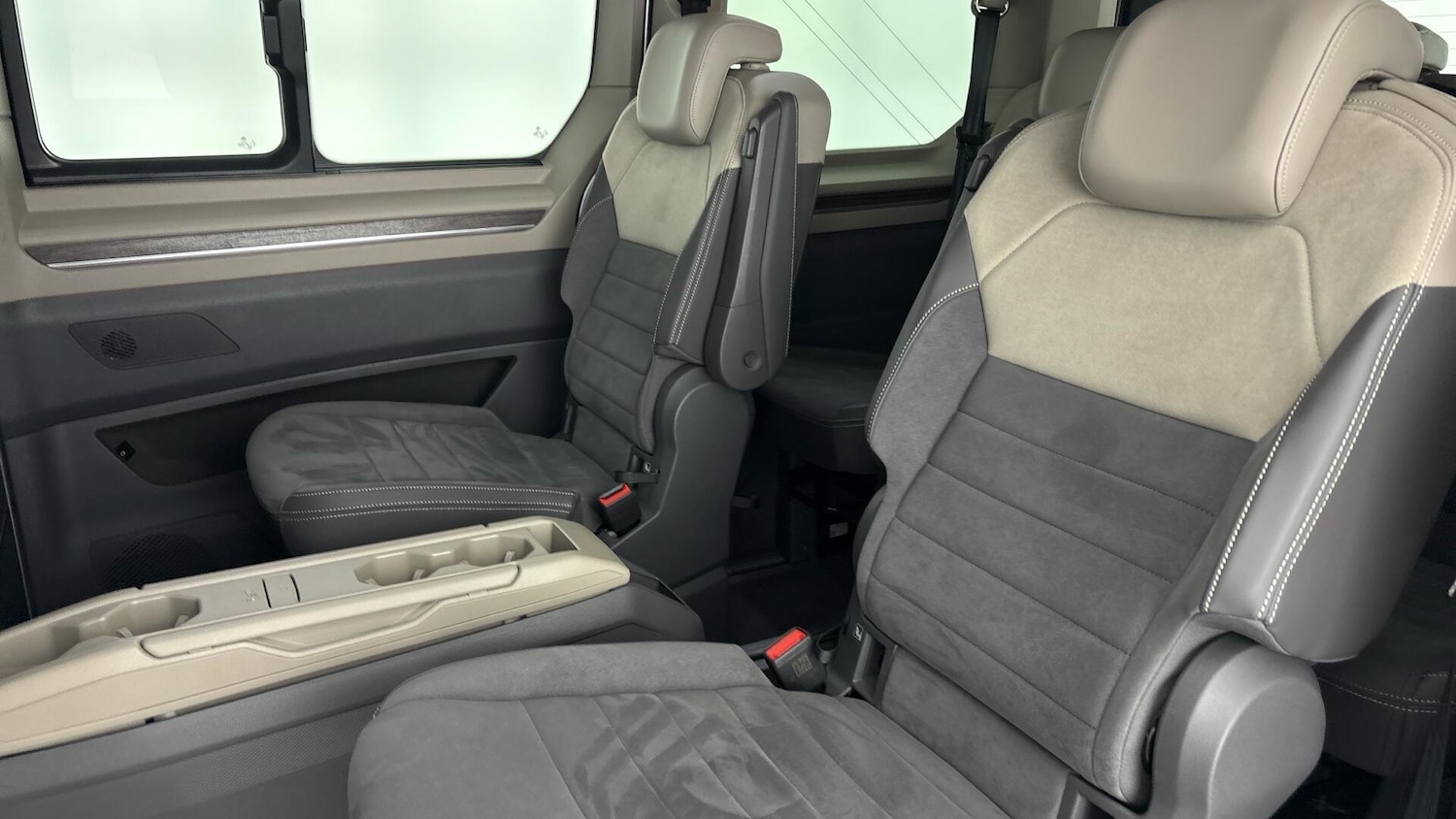 Used Volkswagen Multivan 2024 for sale - 77791247: Photo 45