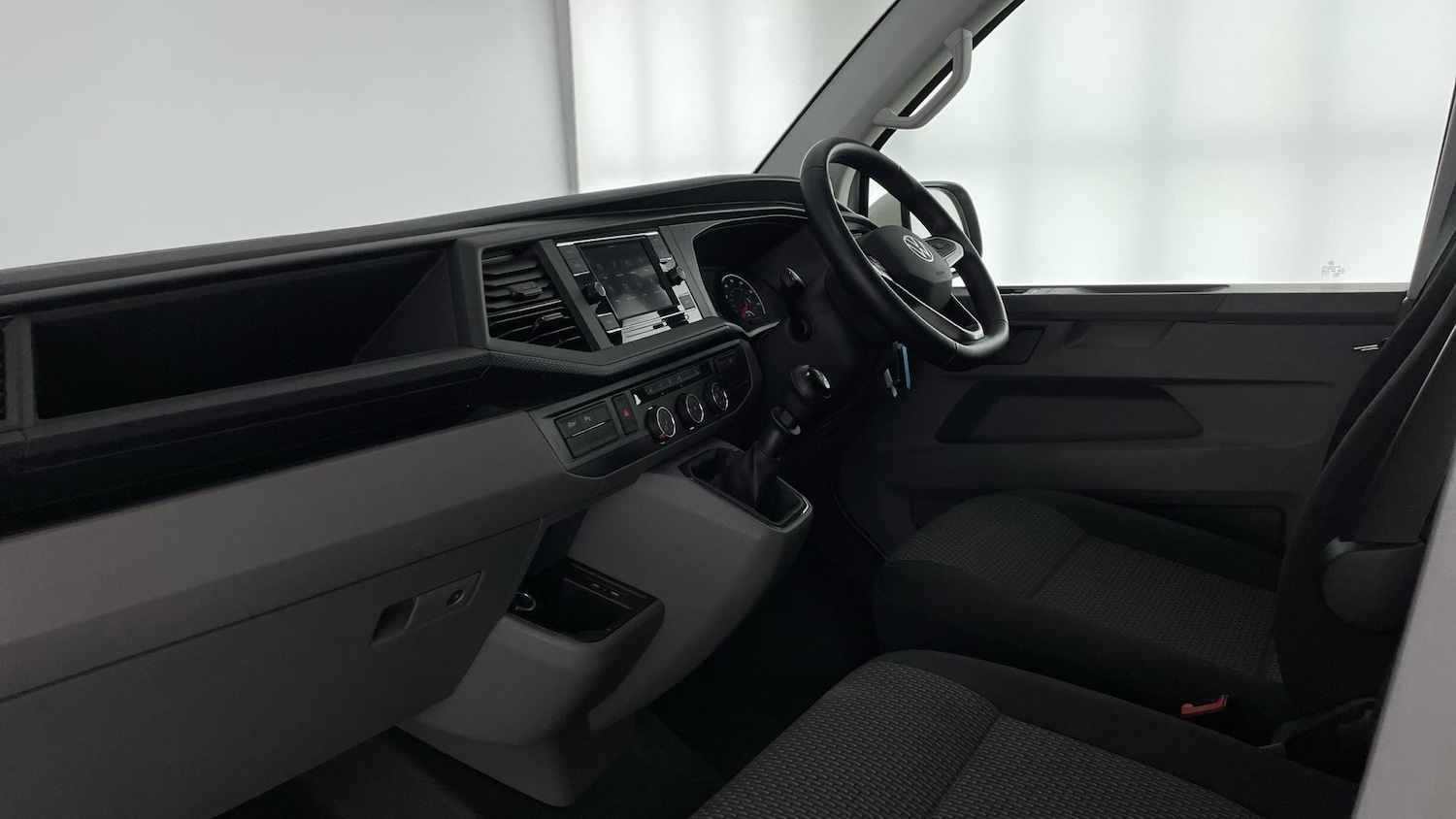 Used Volkswagen Transporter 2025 for sale - 77515518: Photo 2