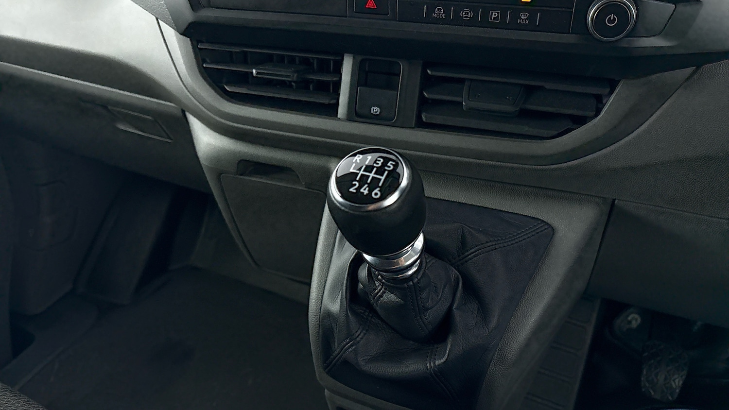 Used Volkswagen Transporter 2025 for sale - 77602507: Photo 12