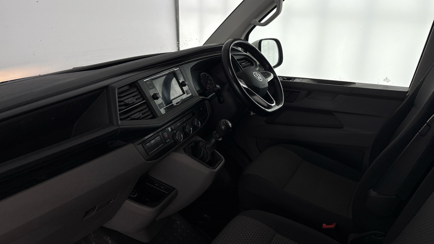 Used Volkswagen Transporter 2022 for sale - 77916319: Photo 2