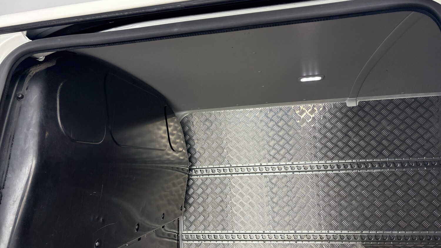 Used Volkswagen Transporter 2022 for sale - 77916319: Photo 30