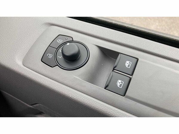 Used Volkswagen Transporter 2025 for sale - 76172619: Photo 31