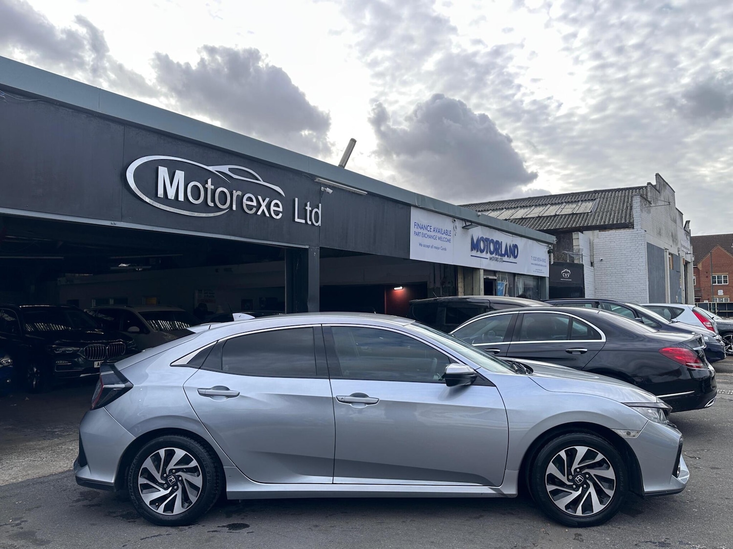 Used Honda Civic 2018 for sale - 76389318: Photo 11