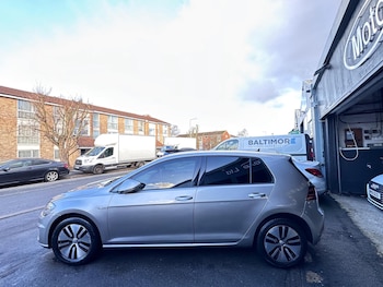 Used Volkswagen Golf 2018 for sale - 77358760: Photo