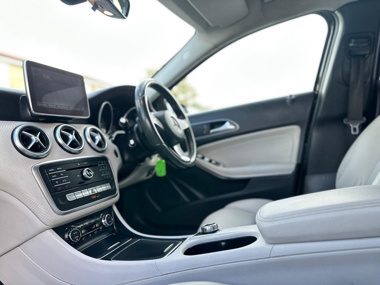 Used Mercedes-Benz A-Class 2015 for sale - 76138001: Photo 28