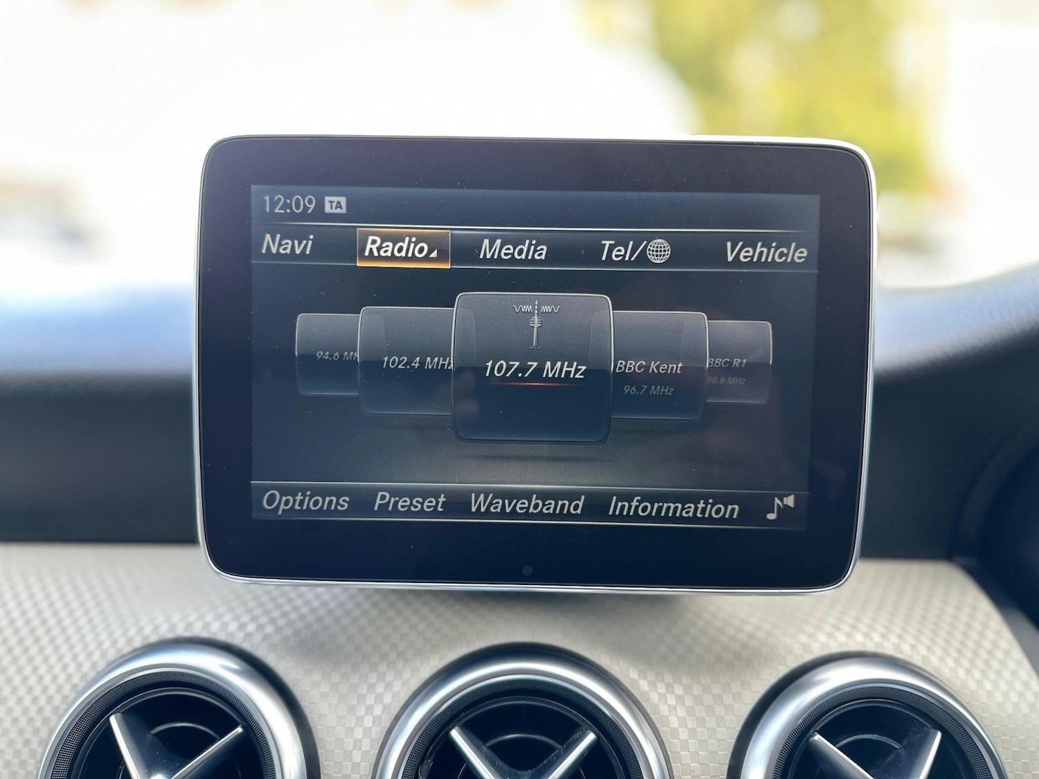 Used Mercedes-Benz A-Class 2015 for sale - 76138001: Photo 30