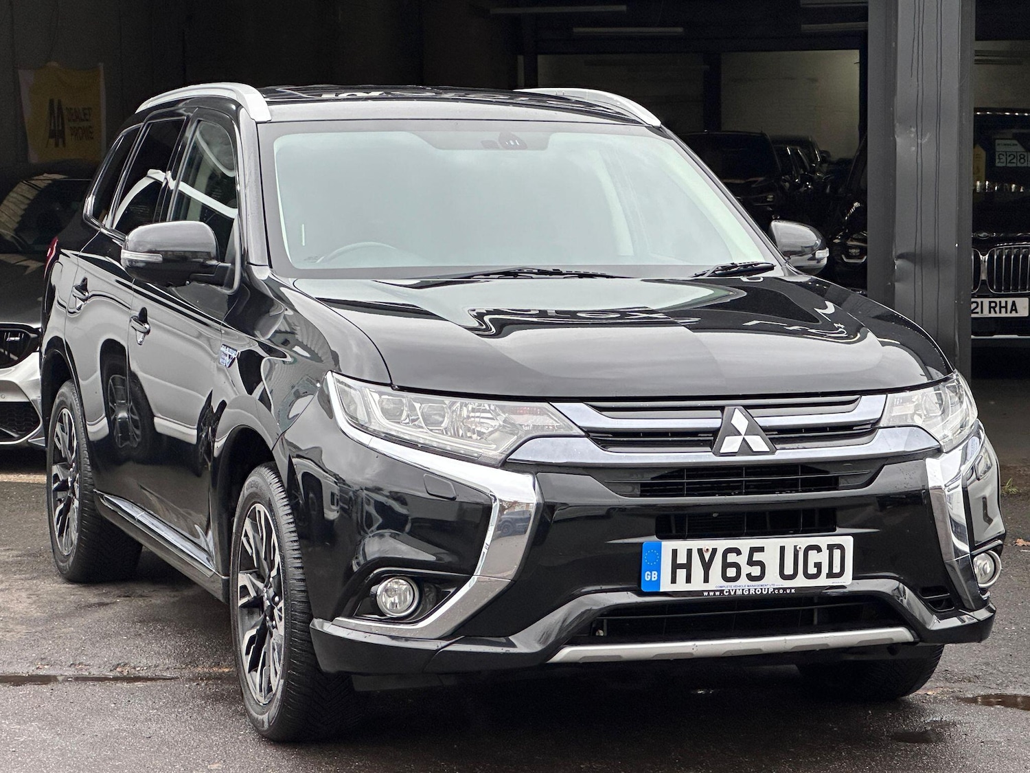 Used Mitsubishi Outlander 2015 for sale - 76781579: Photo 2