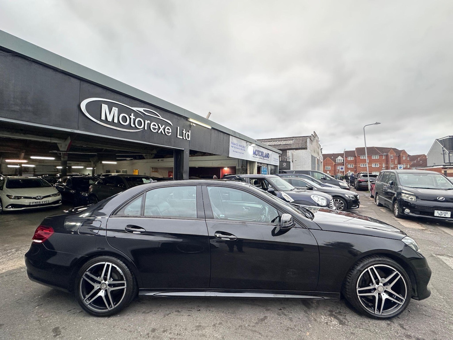 Used Mercedes-Benz E Class for sale - 77215326: Photo 11