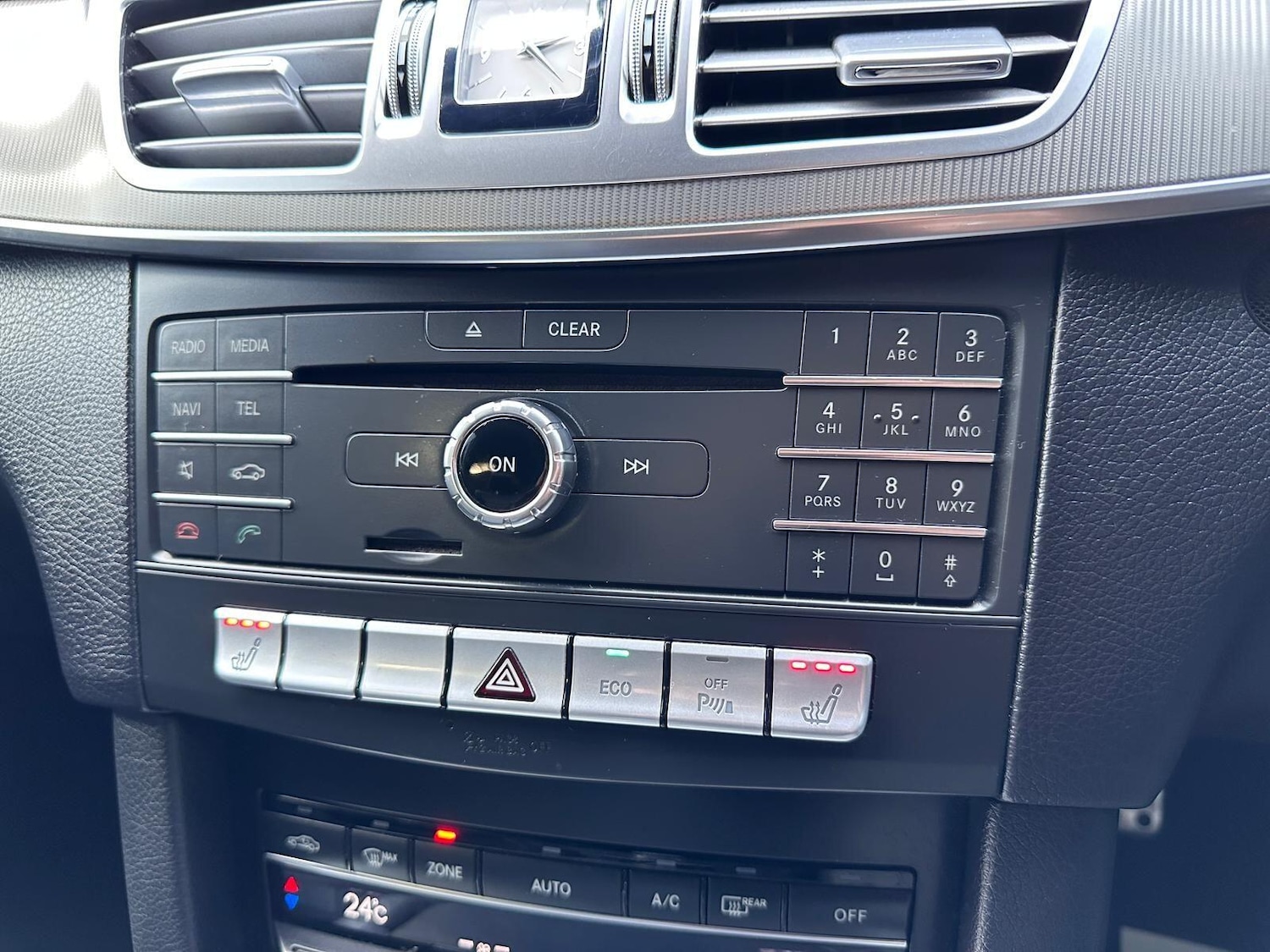 Used Mercedes-Benz E Class 2015 for sale - 77166873: Photo 30