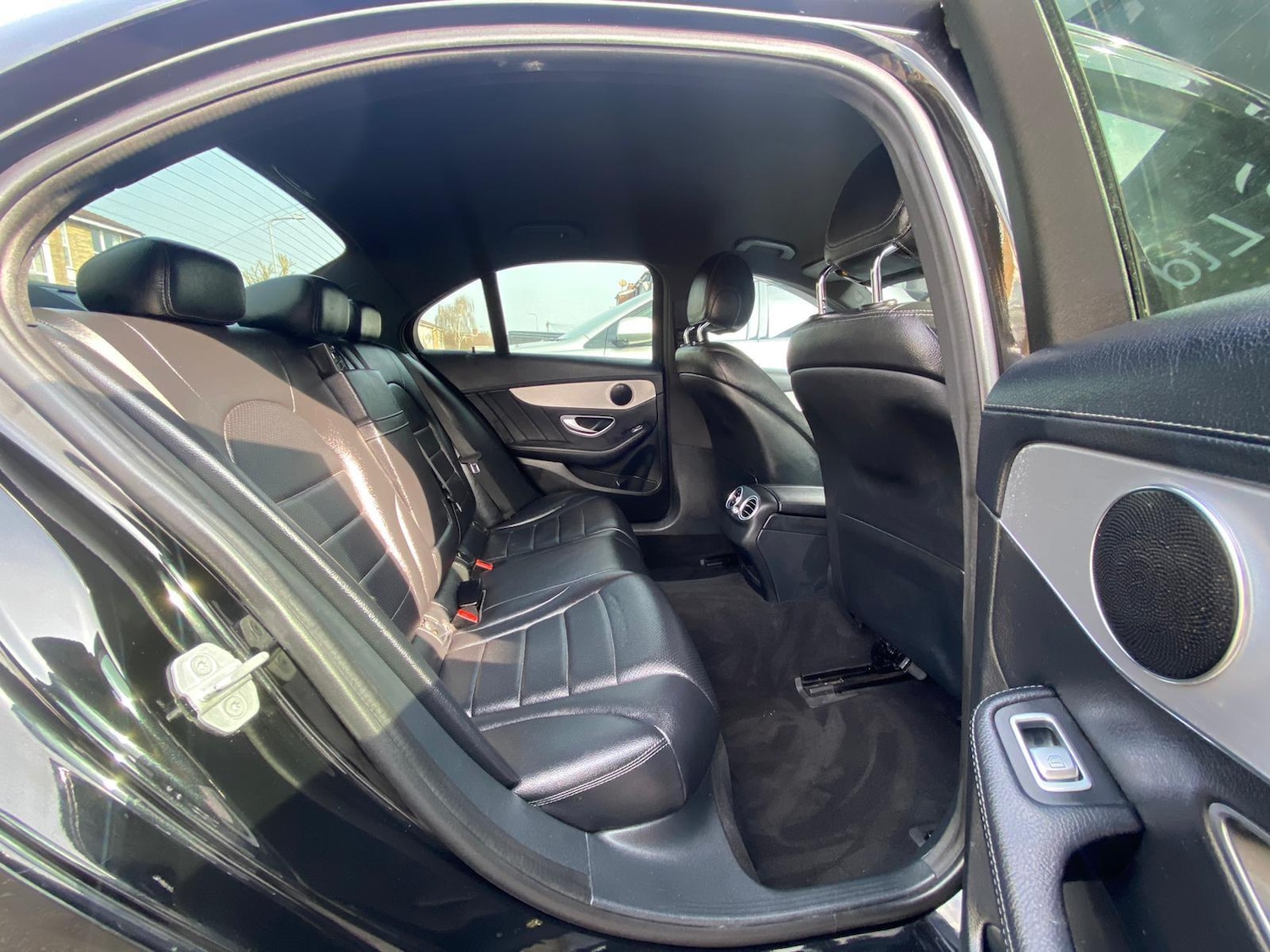 Used Mercedes-Benz C Class 2015 for sale - 77587350: Photo 24