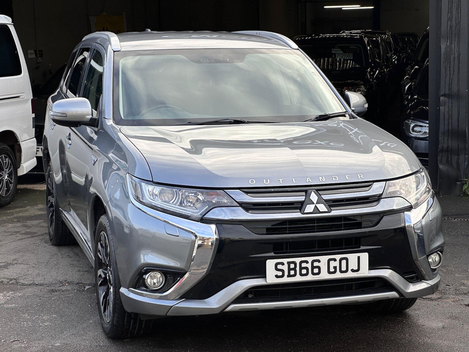 Used Mitsubishi Outlander 2016 for sale - 76832455: Photo 3
