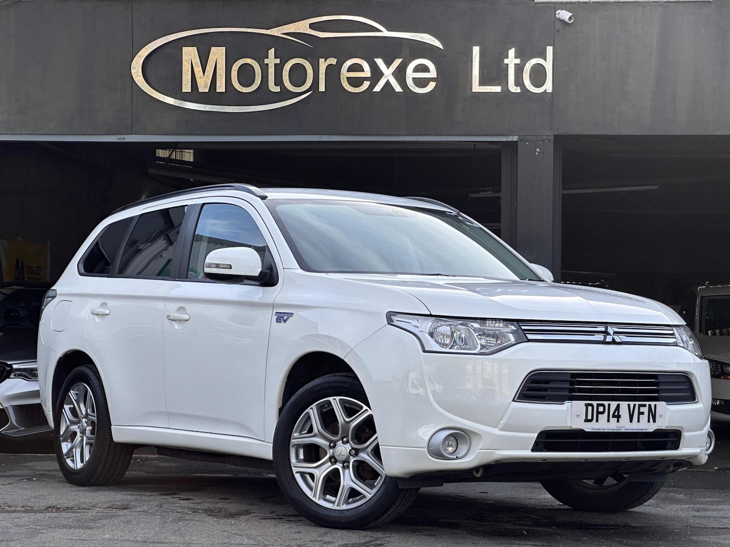 Used Mitsubishi Outlander 2014 for sale - 76409543: Photo 1