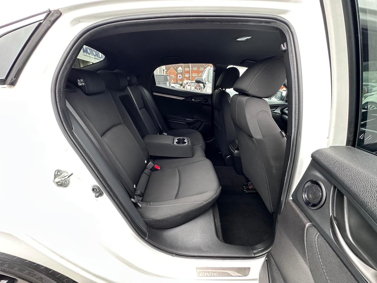 Used Honda Civic 2017 for sale - 77671348: Photo 27