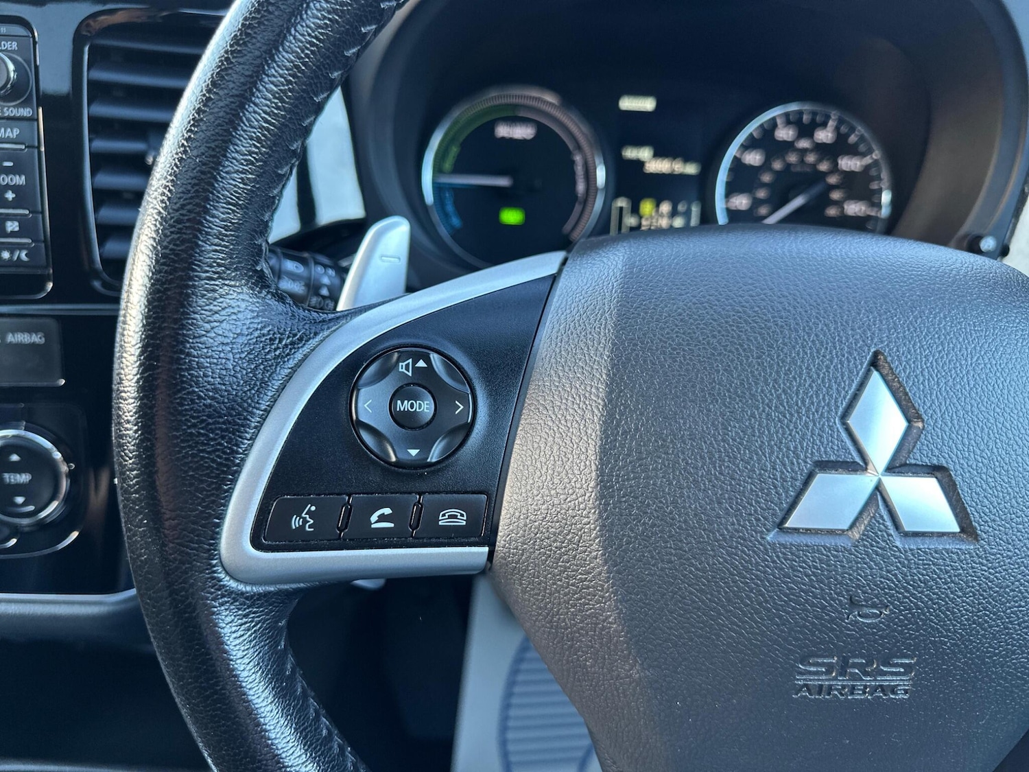 Used Mitsubishi Outlander 2015 for sale - 76000872: Photo 38