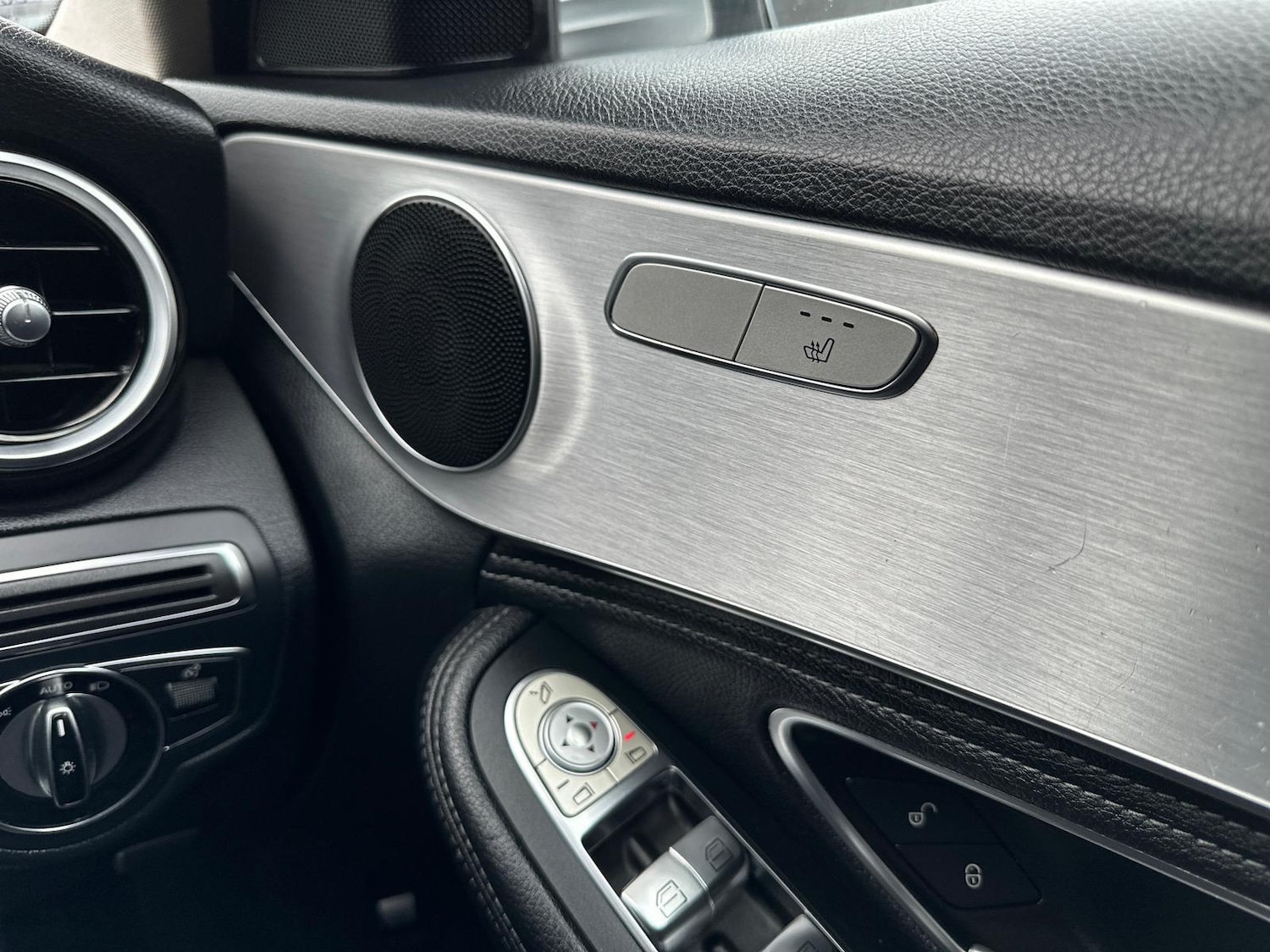 Used Mercedes-Benz C Class 2015 for sale - 77166931: Photo 25