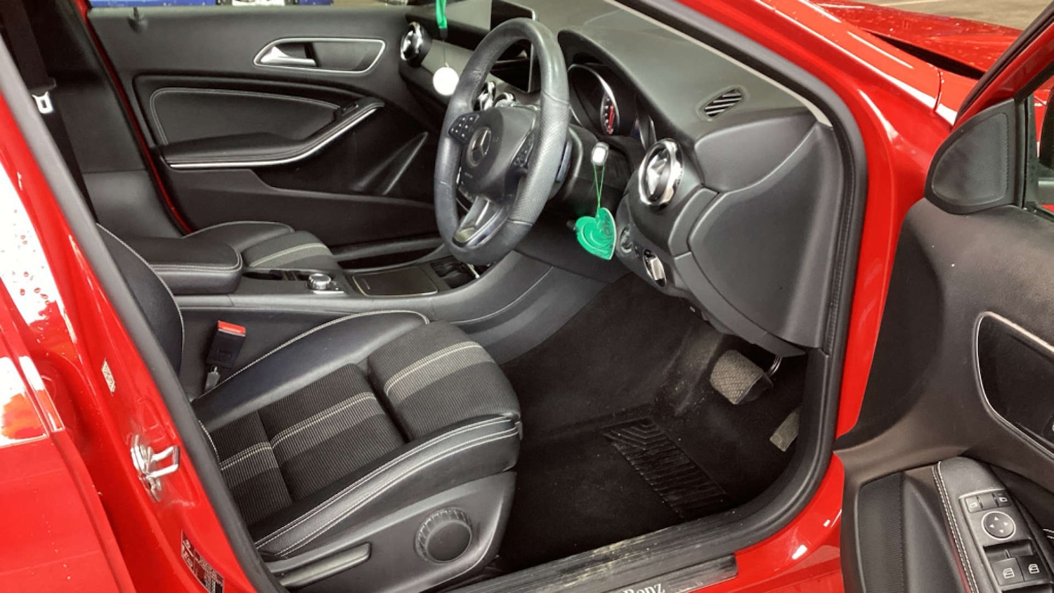 Used Mercedes-Benz GLA 2019 for sale - 76352645: Photo 10