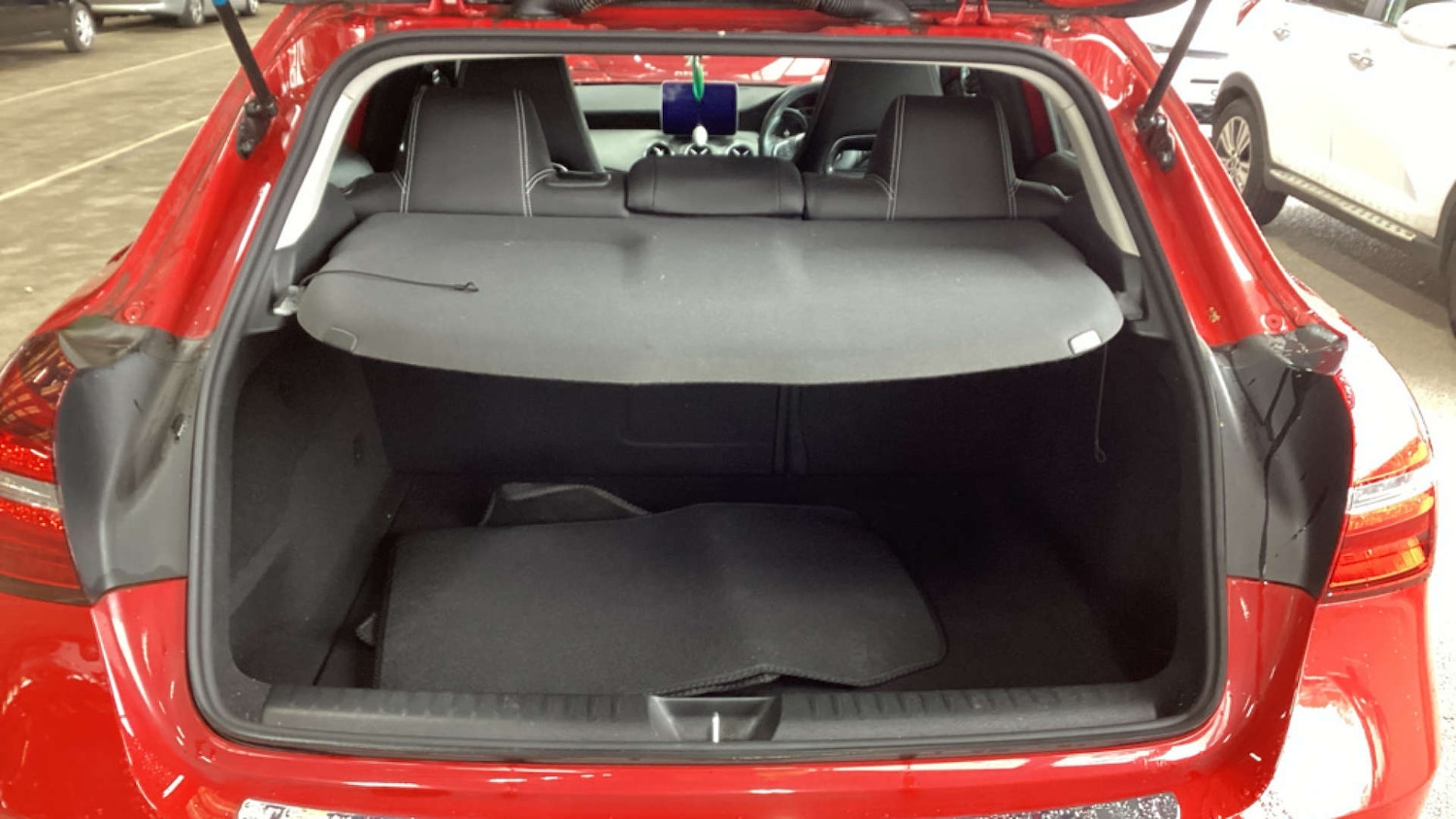 Used Mercedes-Benz GLA 2019 for sale - 76352645: Photo 8