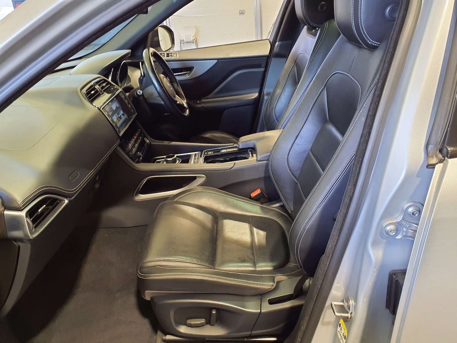 Used Jaguar F-Pace 2018 for sale - 78063291: Photo 19