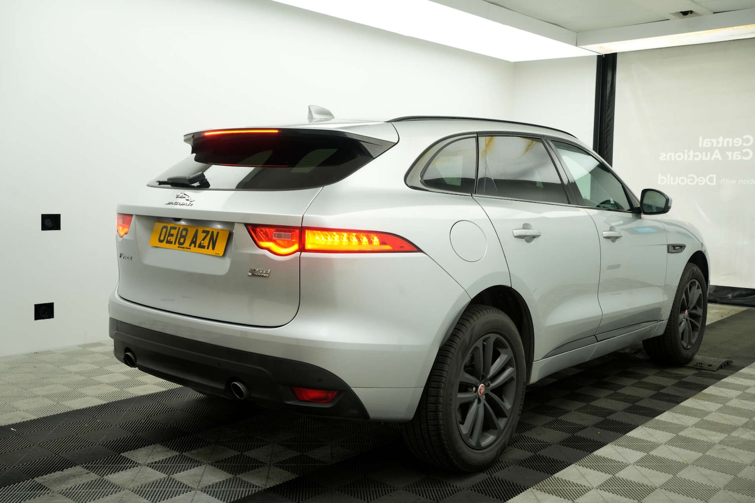 Used Jaguar F-Pace 2018 for sale - 78063291: Photo 4