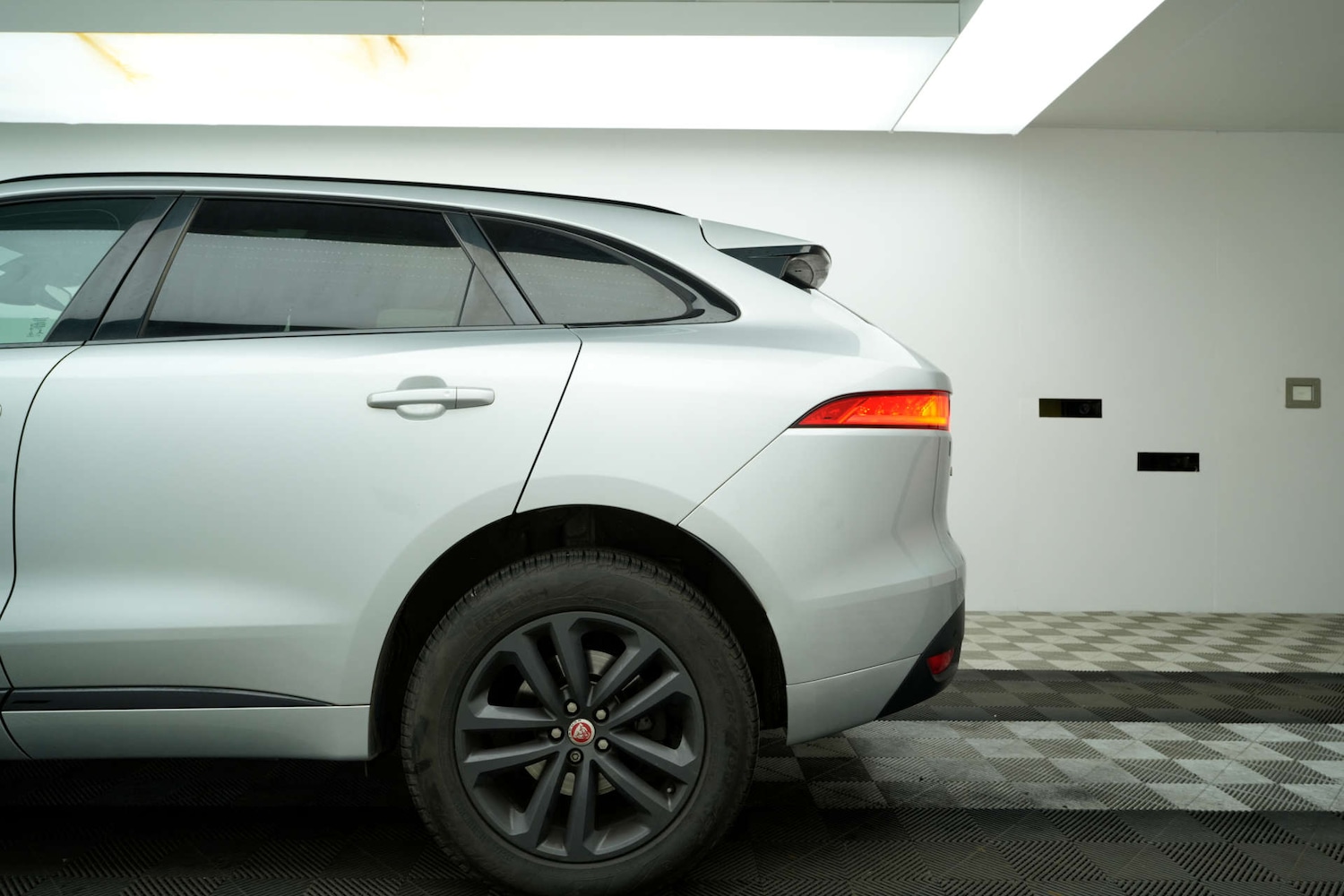 Used Jaguar F-Pace 2018 for sale - 78063291: Photo 7