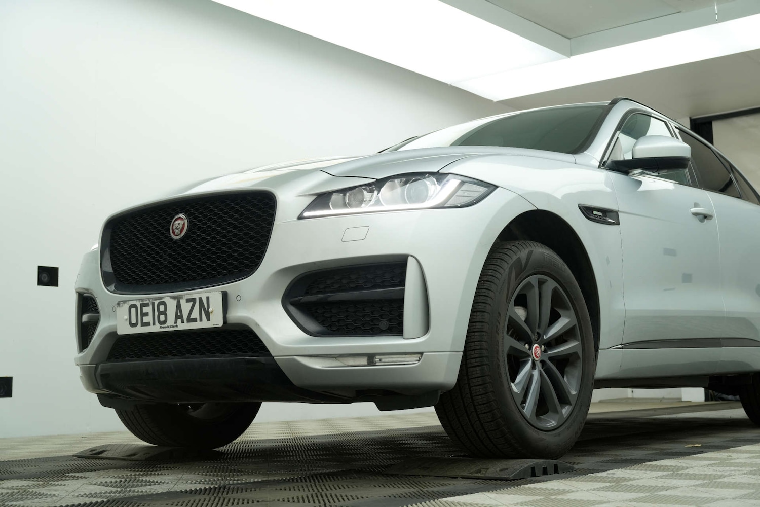 Used Jaguar F-Pace 2018 for sale - 78063291: Photo 9