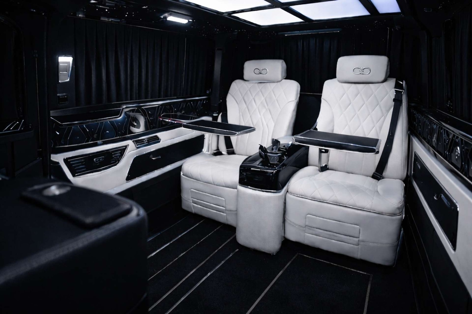 Used Mercedes-Benz V-Class 2025 for sale - 78125408: Photo 1