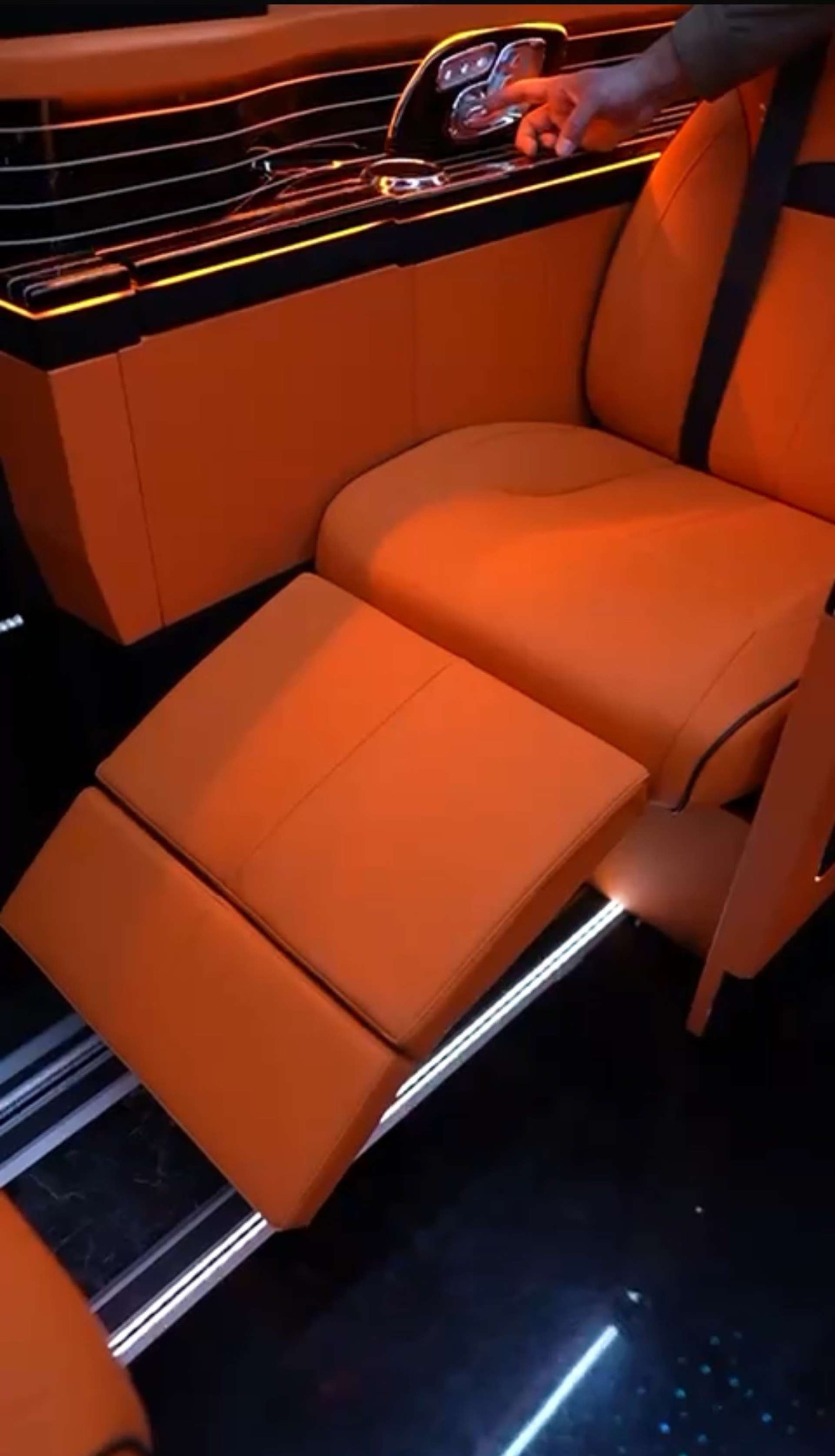 Used Mercedes-Benz V-Class 2025 for sale - 78125408: Photo 14