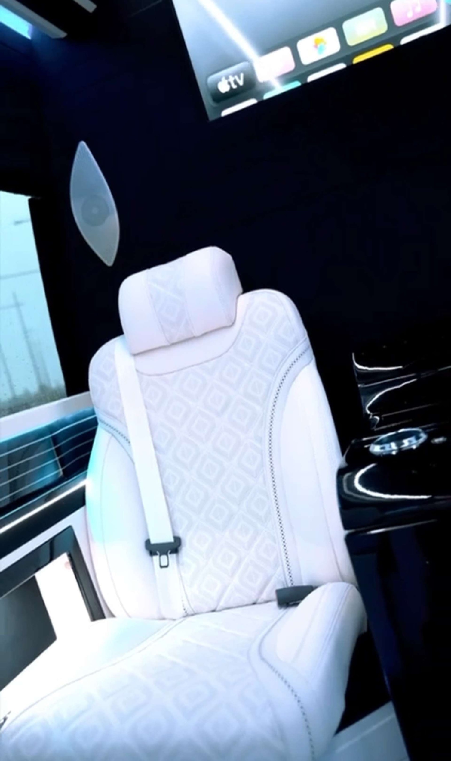 Used Mercedes-Benz V-Class 2025 for sale - 78125408: Photo 15