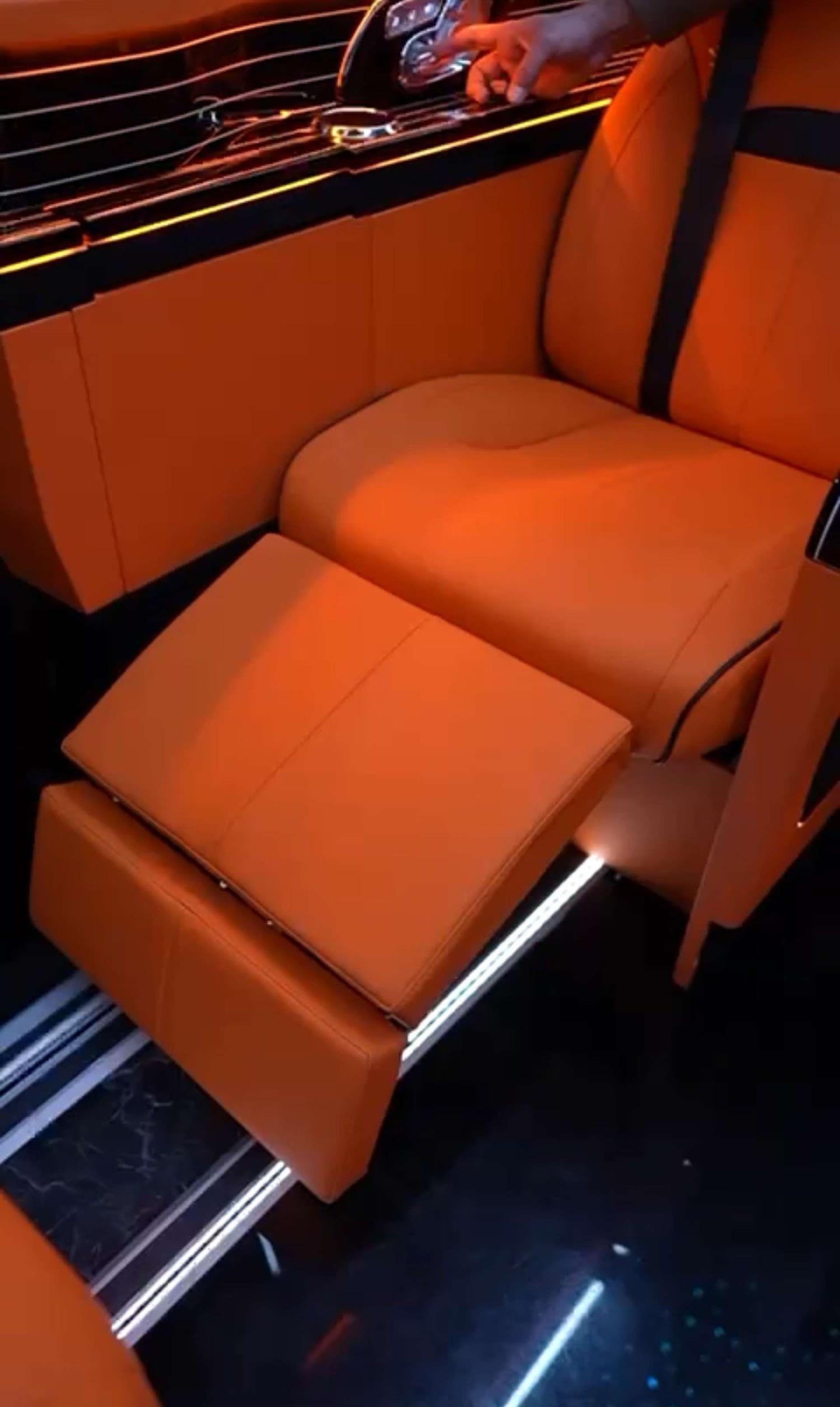 Used Mercedes-Benz V-Class 2025 for sale - 78125408: Photo 6