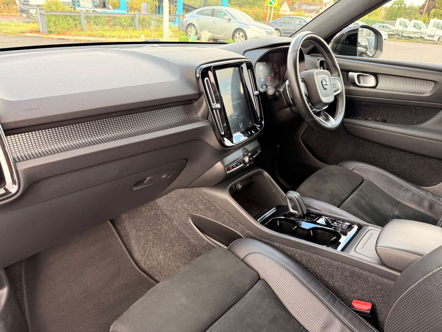 Used Volvo XC40 2020 for sale - 76601603: Photo 43