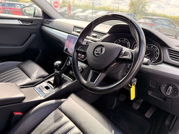 Used Skoda Superb 2019 for sale - 75840404: Photo