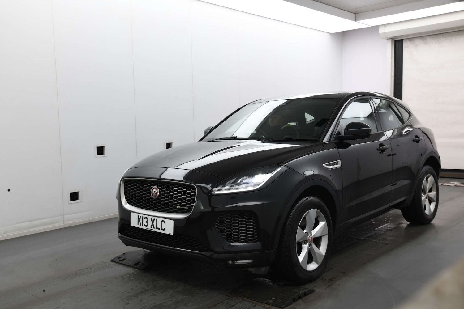 Used Jaguar E-Pace 2019 for sale - 76829896: Photo 3